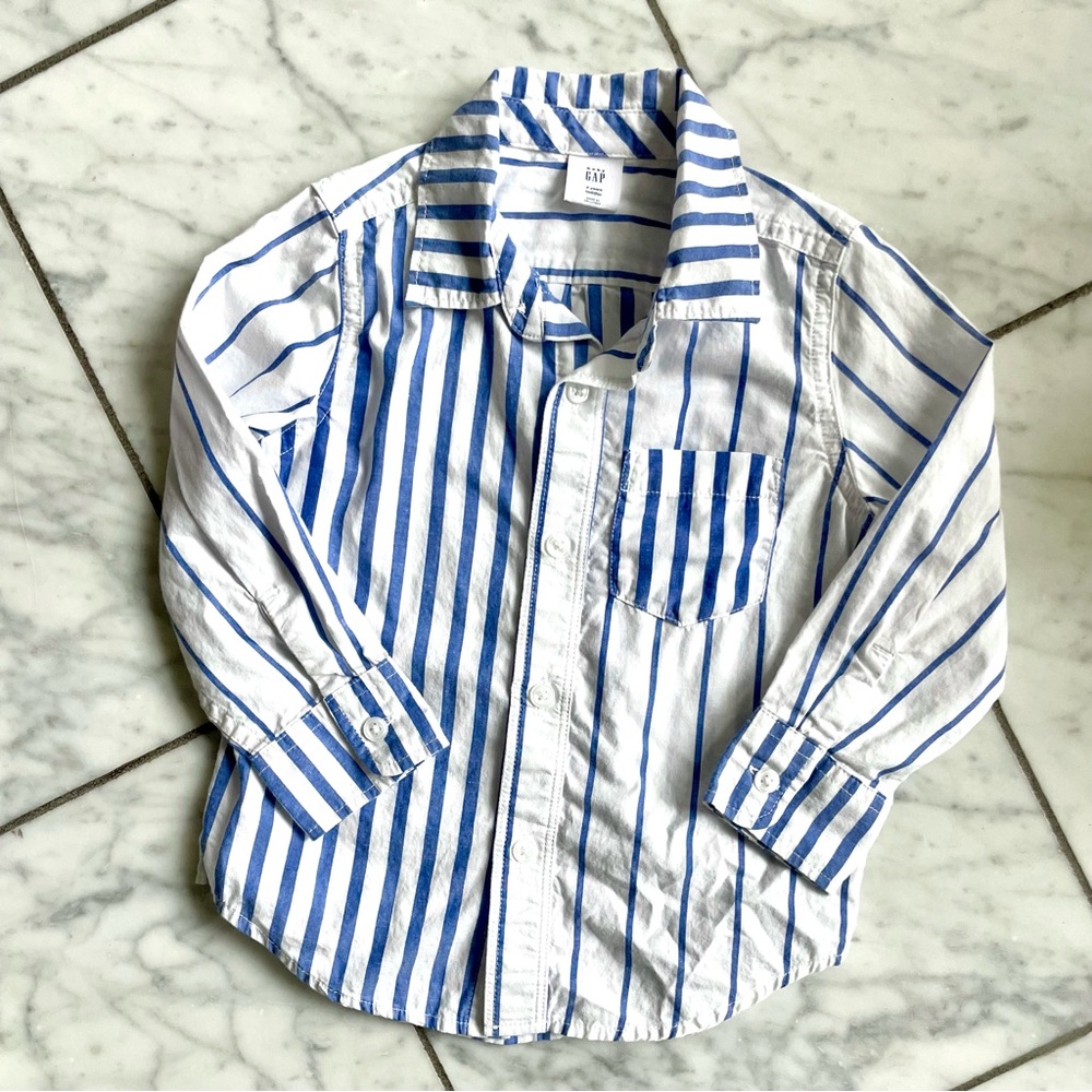 GAP Blue and White Button Down Shirt
